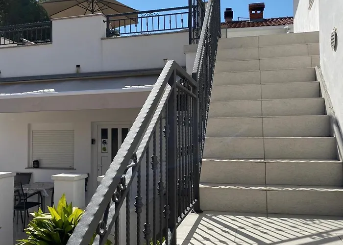 Three Bedroom Apartmant With Sea View & Terrace - Angela's Apartman