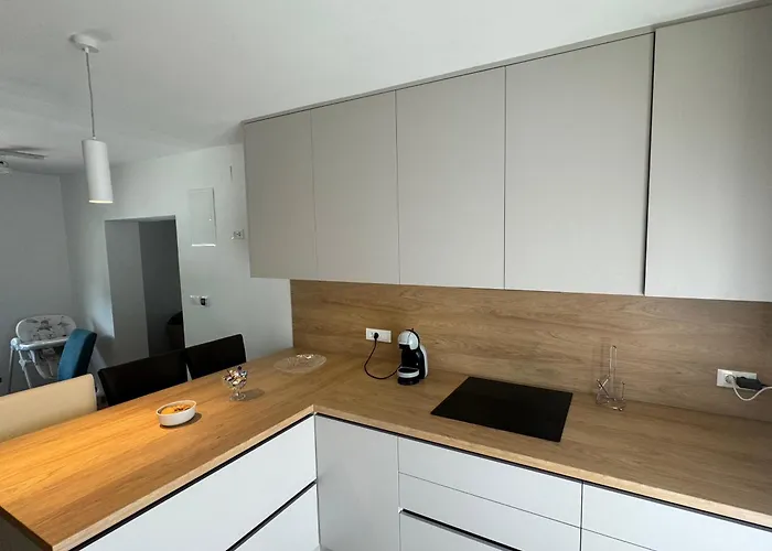 Three Bedroom Apartmant With Sea View & Terrace - Angela's Апартаменты