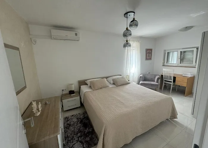 Three Bedroom Apartmant With Sea View & Terrace - Angela's * Задар